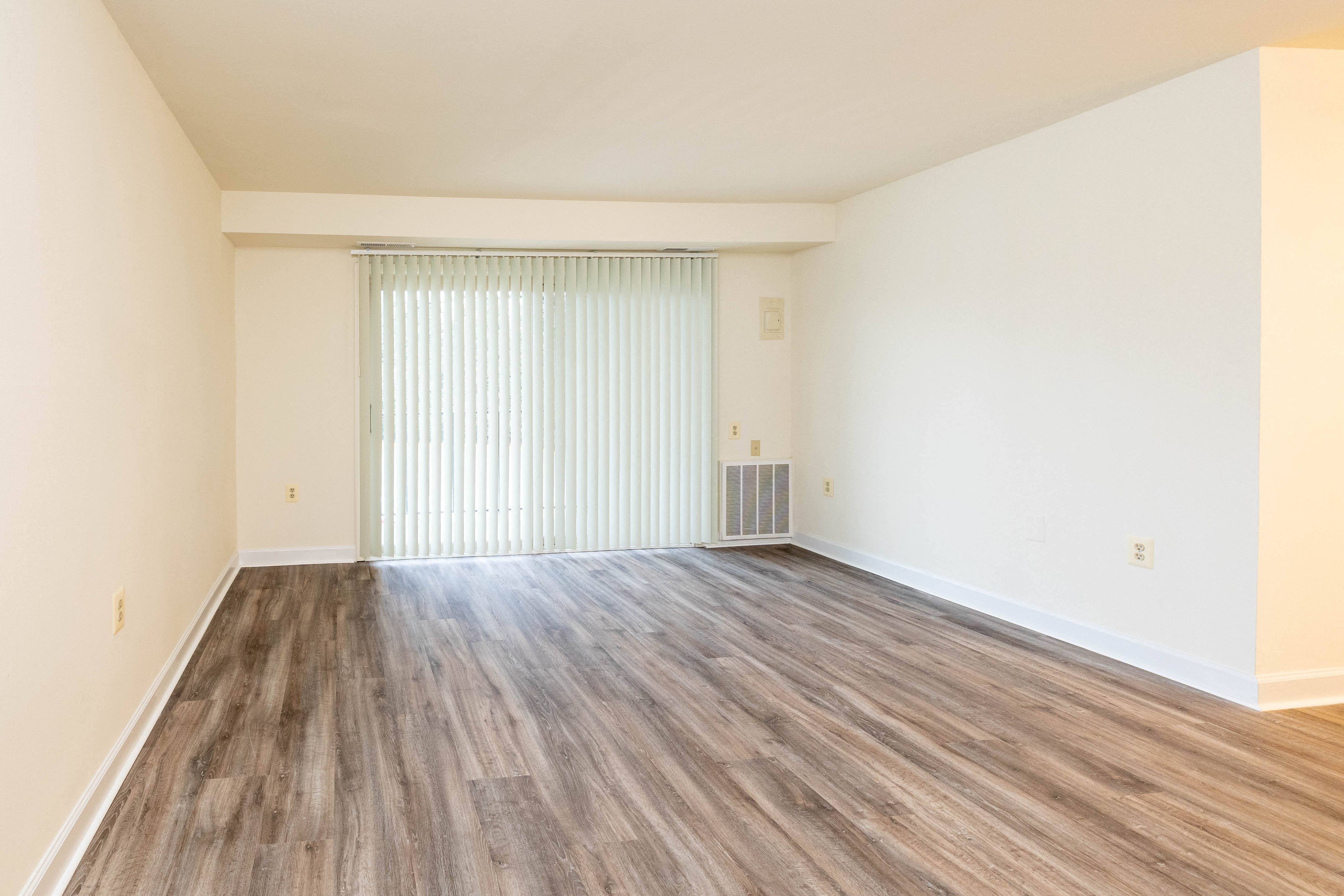 Seminary Roundtop Apartments Image 10